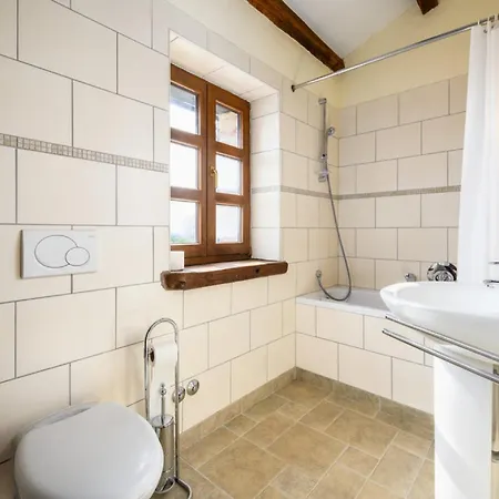 Lunaria In Fabci - Haus Fuer 6 Personen Višnjan