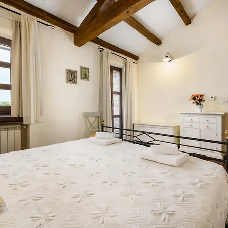 Villa Lunaria In Fabci - Haus Fuer 6 Personen Višnjan
