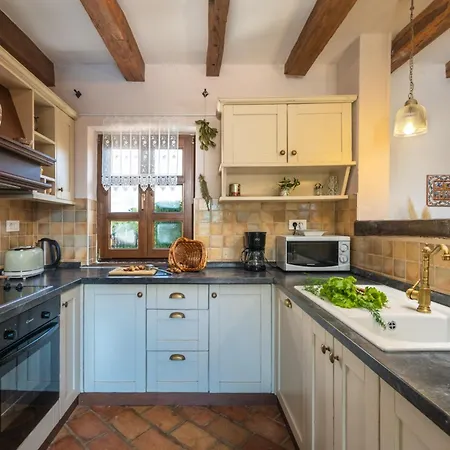 Lunaria In Fabci - Haus Fuer 6 Personen Višnjan