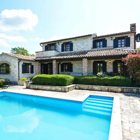 Villa Lunaria In Fabci - Haus Fuer 6 Personen